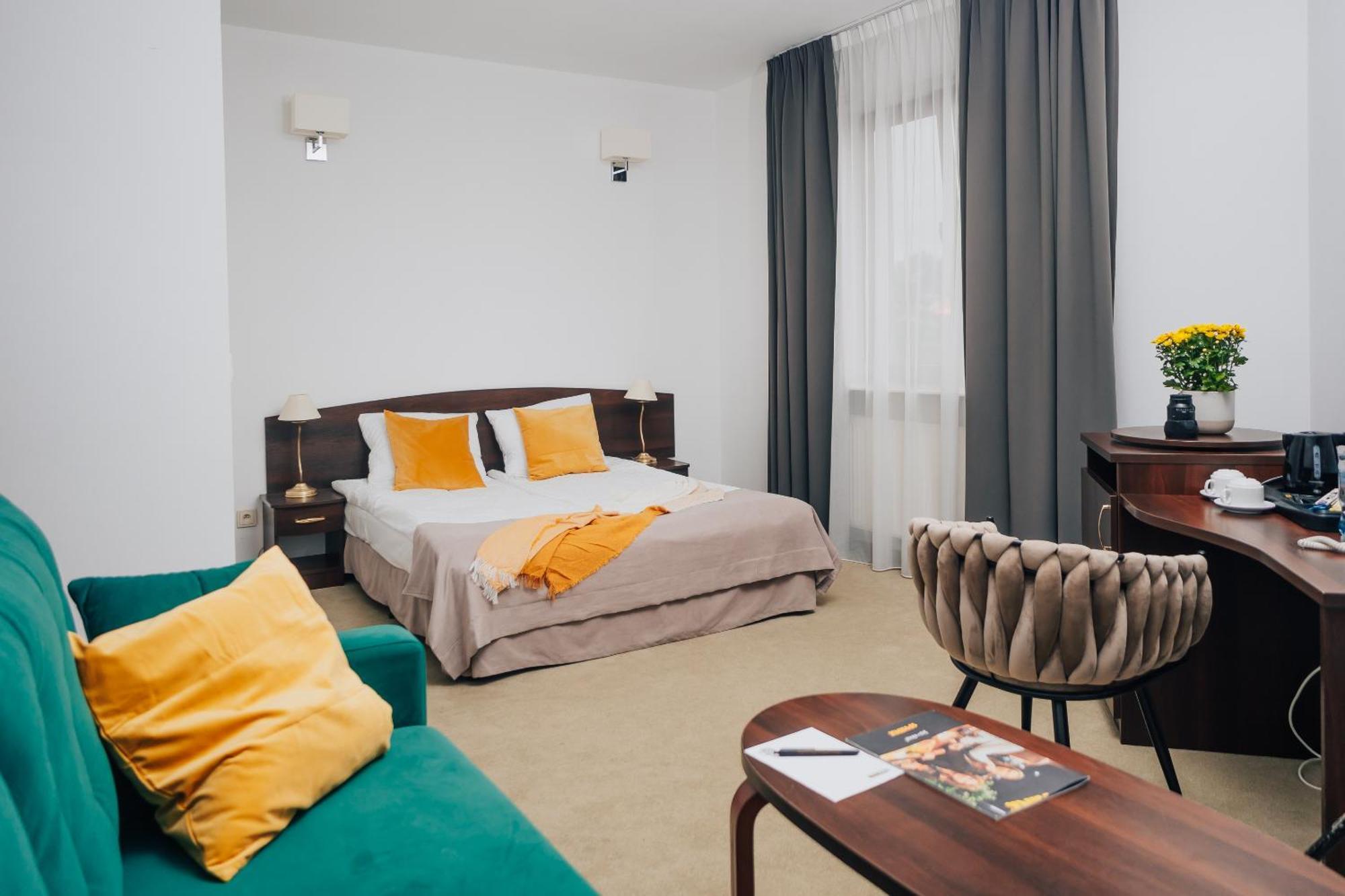 Hotel Sphinx Zabia Wola Exteriér fotografie